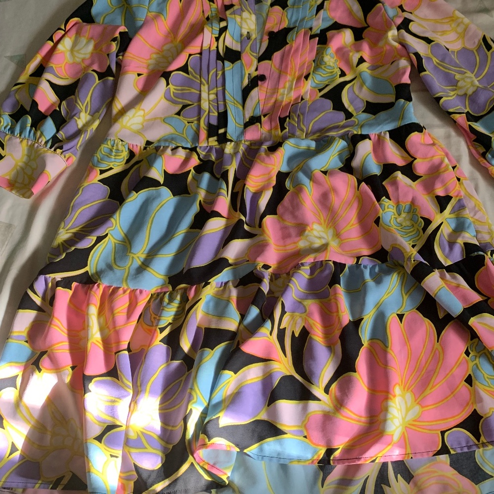 Who What Wear dress. Multi color. Ballon sleeves. Perfect summer floral dress